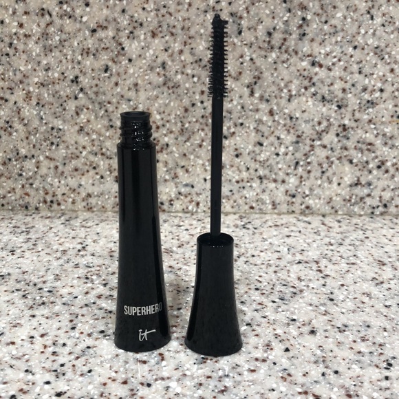 🆕 It Superhero Elastic Stretch Volumizing Mascara - Picture 2 of 3